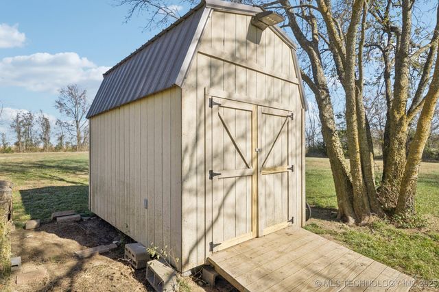 2152 E 430 Road, Adair, OK 74330