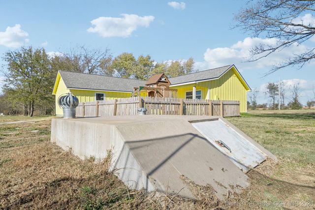 2152 E 430 Road, Adair, OK 74330