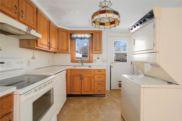 292 Boulevard, Middletown, RI 02842