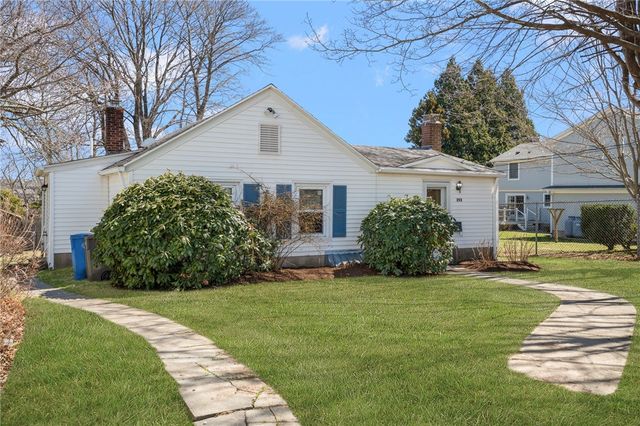 292 Boulevard, Middletown, RI 02842