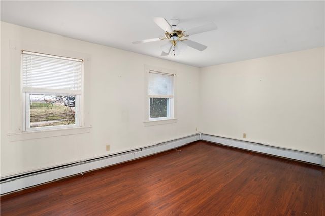 292 Boulevard, Middletown, RI 02842