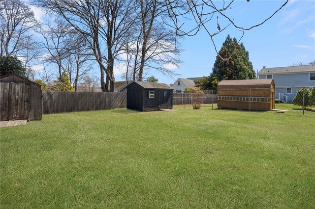 292 Boulevard, Middletown, RI 02842