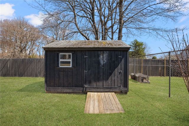 292 Boulevard, Middletown, RI 02842