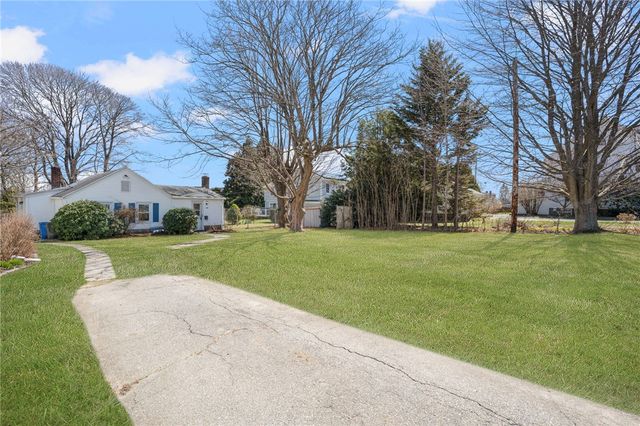 292 Boulevard, Middletown, RI 02842