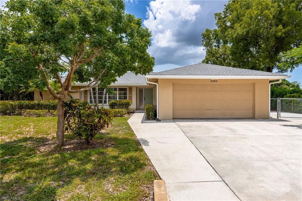 2360 Ephraim AVE, Fort Myers, FL 33907