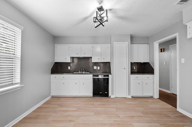 12224 Shawnee Forest Drive, Little Rock, AR 72212