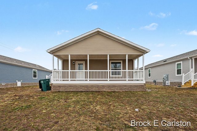 1283 E Ellis Road 31, Norton Shores City, MI 49441