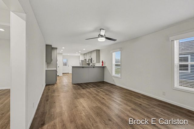 1283 E Ellis Road 31, Norton Shores City, MI 49441