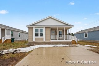 1283 E Ellis Road 31, Norton Shores City, MI 49441