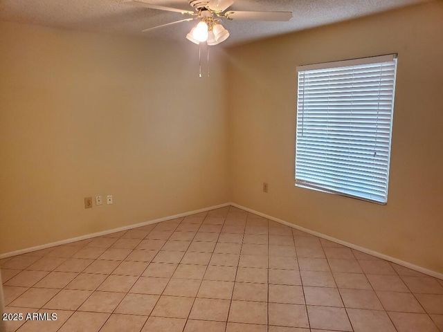 9350 W GLEN OAKS Circle N, Sun City, AZ 85351