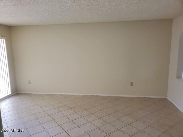 9350 W GLEN OAKS Circle N, Sun City, AZ 85351