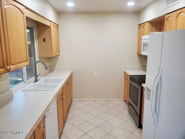 9350 W GLEN OAKS Circle N, Sun City, AZ 85351