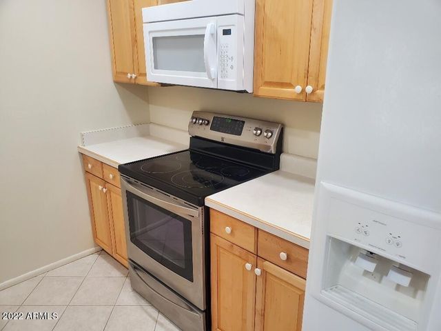 9350 W GLEN OAKS Circle N, Sun City, AZ 85351