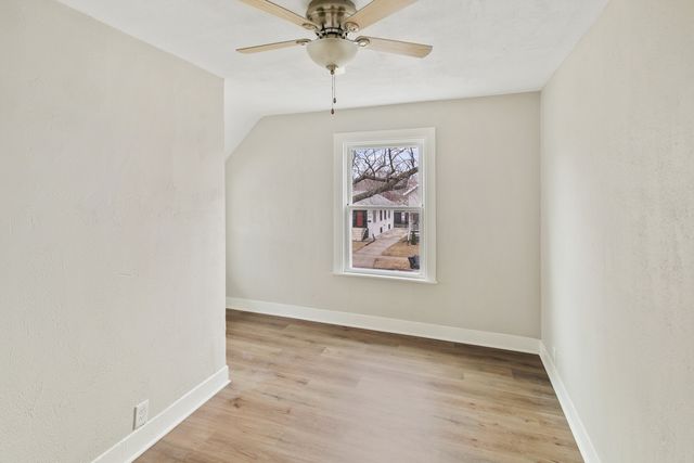 1020 Woodlawn Avenue, Waukegan, IL 60085