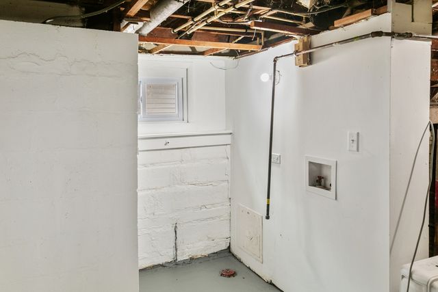 1020 Woodlawn Avenue, Waukegan, IL 60085