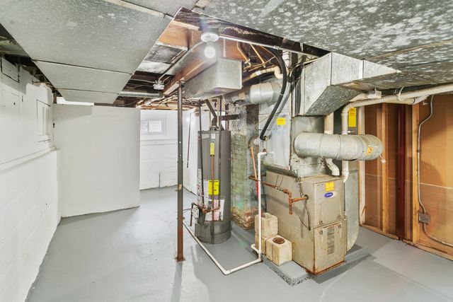 1020 Woodlawn Avenue, Waukegan, IL 60085