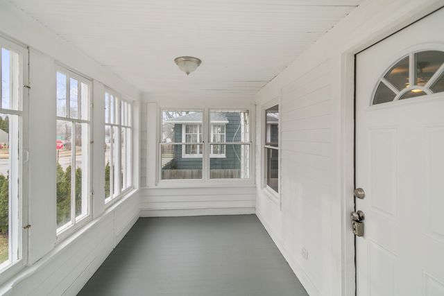 1020 Woodlawn Avenue, Waukegan, IL 60085