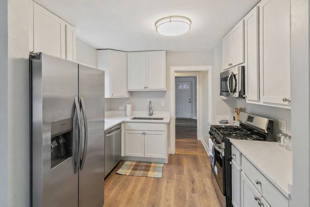 1020 Woodlawn Avenue, Waukegan, IL 60085