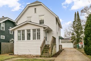 1020 Woodlawn Avenue, Waukegan, IL 60085