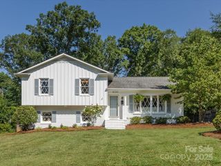 6720 Brookmeade Drive, Charlotte, NC 28226