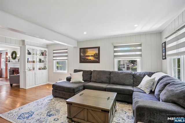 30 Sherbrooke Parkway, Livingston, NJ 07039