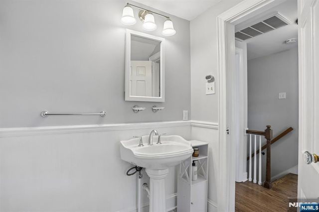 30 Sherbrooke Parkway, Livingston, NJ 07039