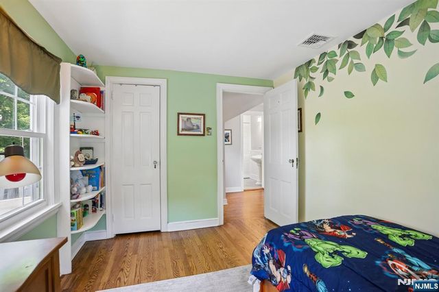 30 Sherbrooke Parkway, Livingston, NJ 07039