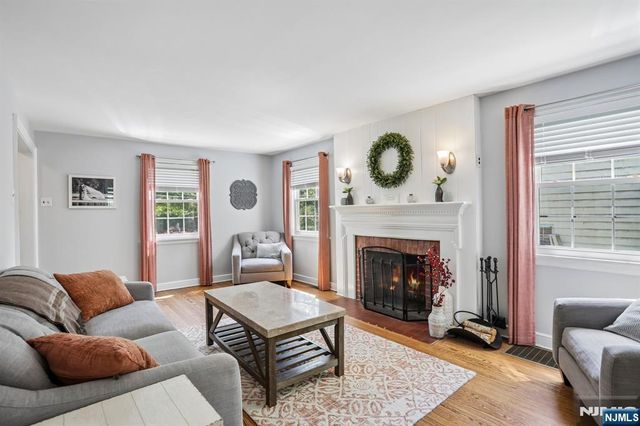 30 Sherbrooke Parkway, Livingston, NJ 07039