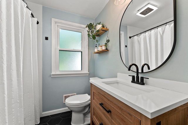 2316 MEADOW LANE, Green Bay, WI 54301