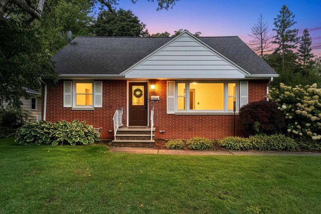 2316 MEADOW LANE, Green Bay, WI 54301