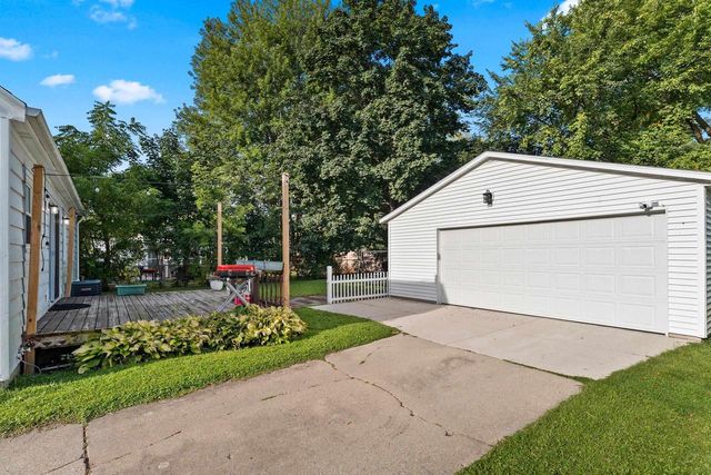 2316 MEADOW LANE, Green Bay, WI 54301