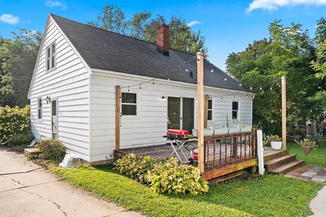 2316 MEADOW LANE, Green Bay, WI 54301