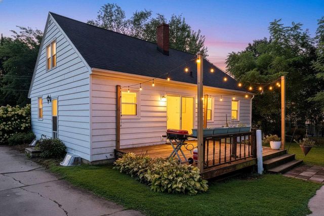 2316 MEADOW LANE, Green Bay, WI 54301