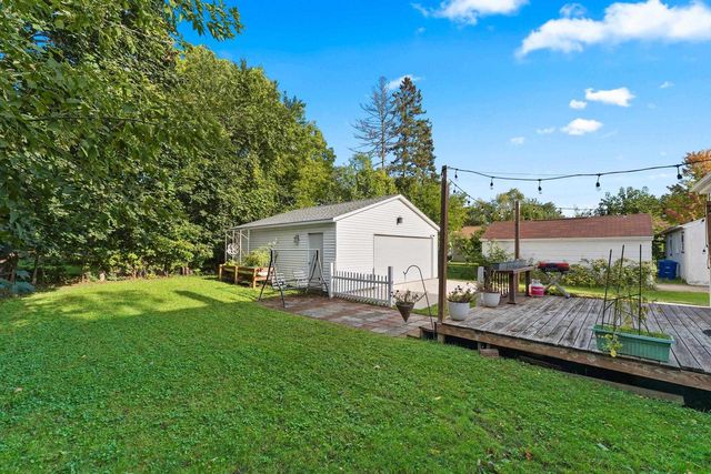 2316 MEADOW LANE, Green Bay, WI 54301