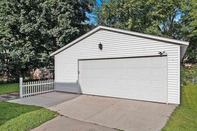 2316 MEADOW LANE, Green Bay, WI 54301