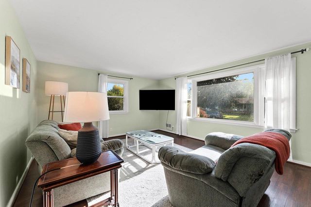 2316 MEADOW LANE, Green Bay, WI 54301