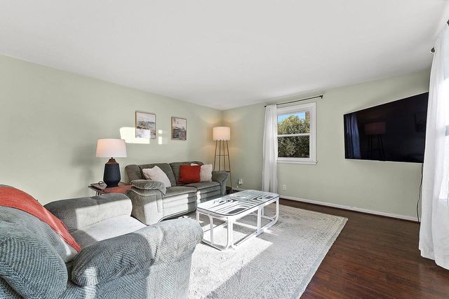 2316 MEADOW LANE, Green Bay, WI 54301