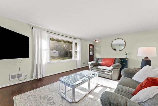 2316 MEADOW LANE, Green Bay, WI 54301