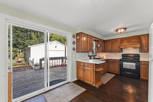 2316 MEADOW LANE, Green Bay, WI 54301