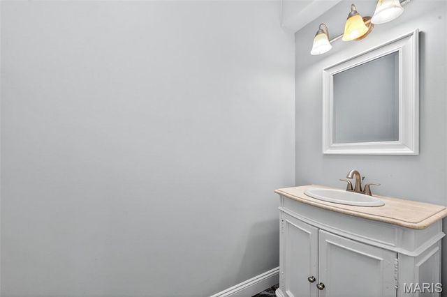 2434 Mary Avenue, Jennings, MO 63136