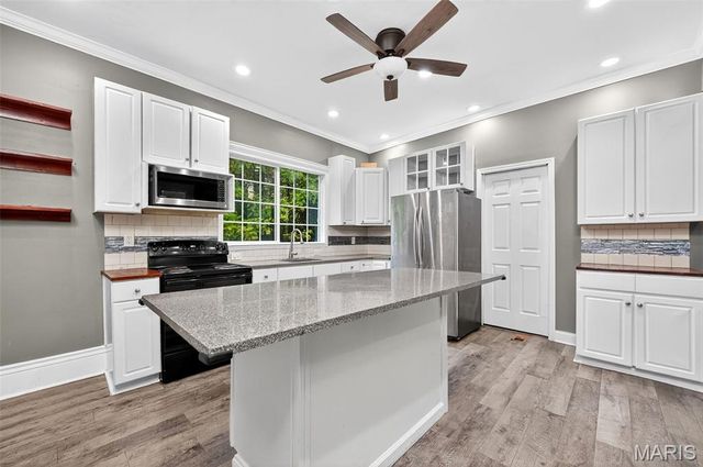 2434 Mary Avenue, Jennings, MO 63136