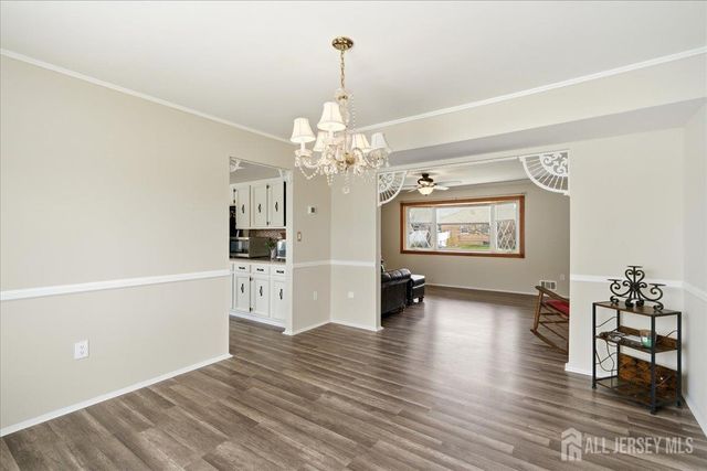 12 Holmes Avenue, Monroe, NJ 08831