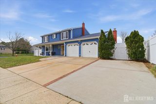 12 Holmes Avenue, Monroe, NJ 08831