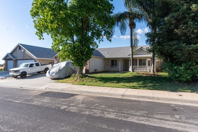 2315 Magill Avenue, Clovis, CA 93611