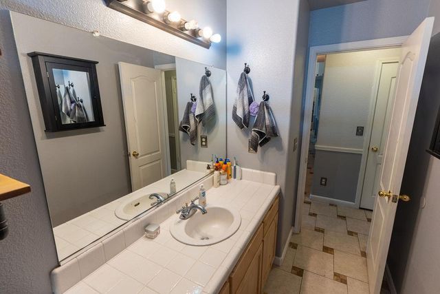 2315 Magill Avenue, Clovis, CA 93611