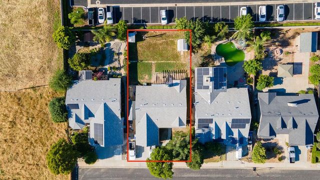 2315 Magill Avenue, Clovis, CA 93611