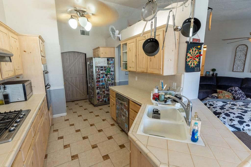 Image 3 of property listing at 2315 Magill Avenue, Clovis, CA 93611