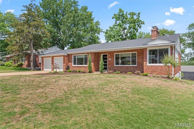 7739 Burr Oak Lane, University City, MO 63130