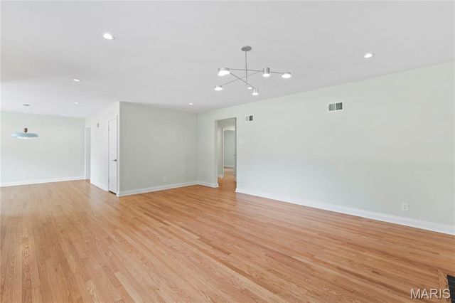 7739 Burr Oak Lane, University City, MO 63130