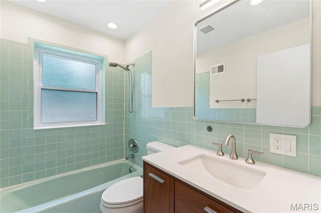 7739 Burr Oak Lane, University City, MO 63130